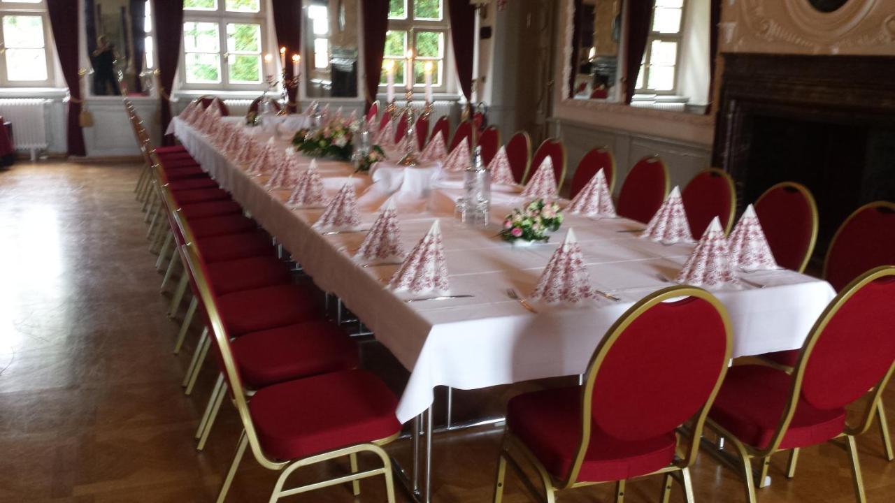 Stadtschloss Hecklingen*** Hecklingen  Eksteriør billede
