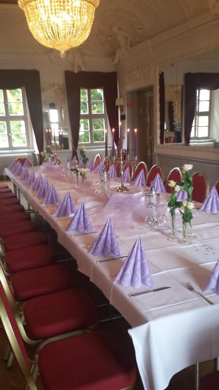 Stadtschloss Hecklingen*** Hecklingen  Eksteriør billede